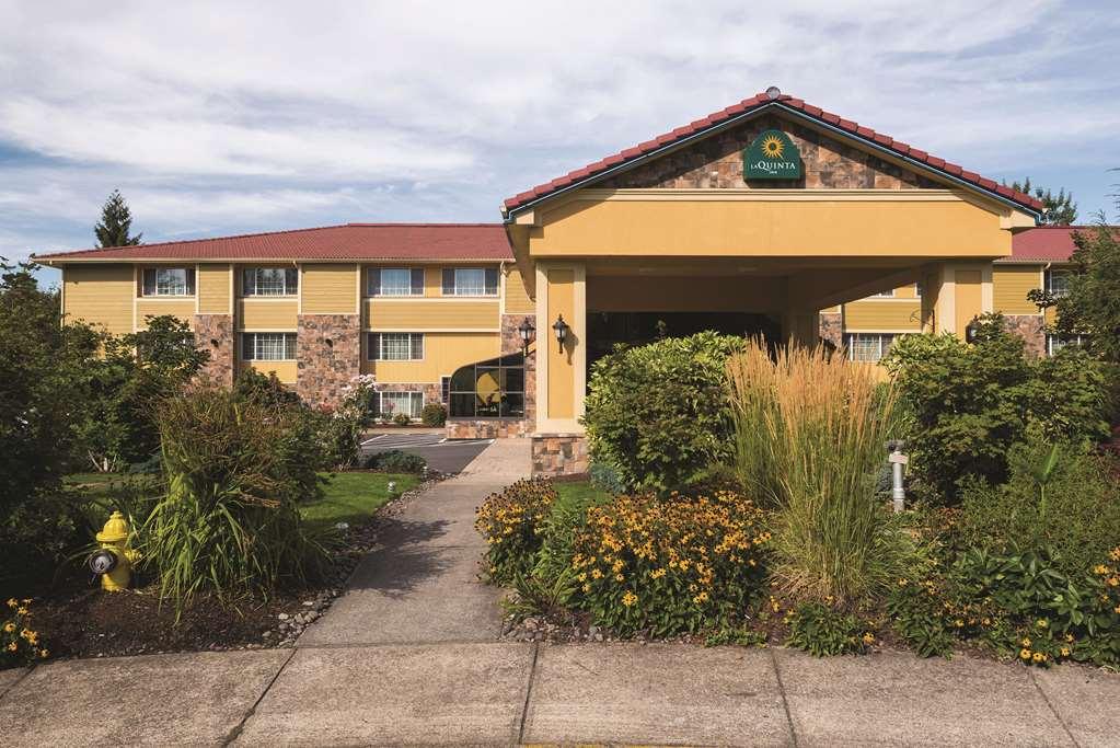 ווילסונוויל Best Western Plus Parkway Inn מראה חיצוני תמונה