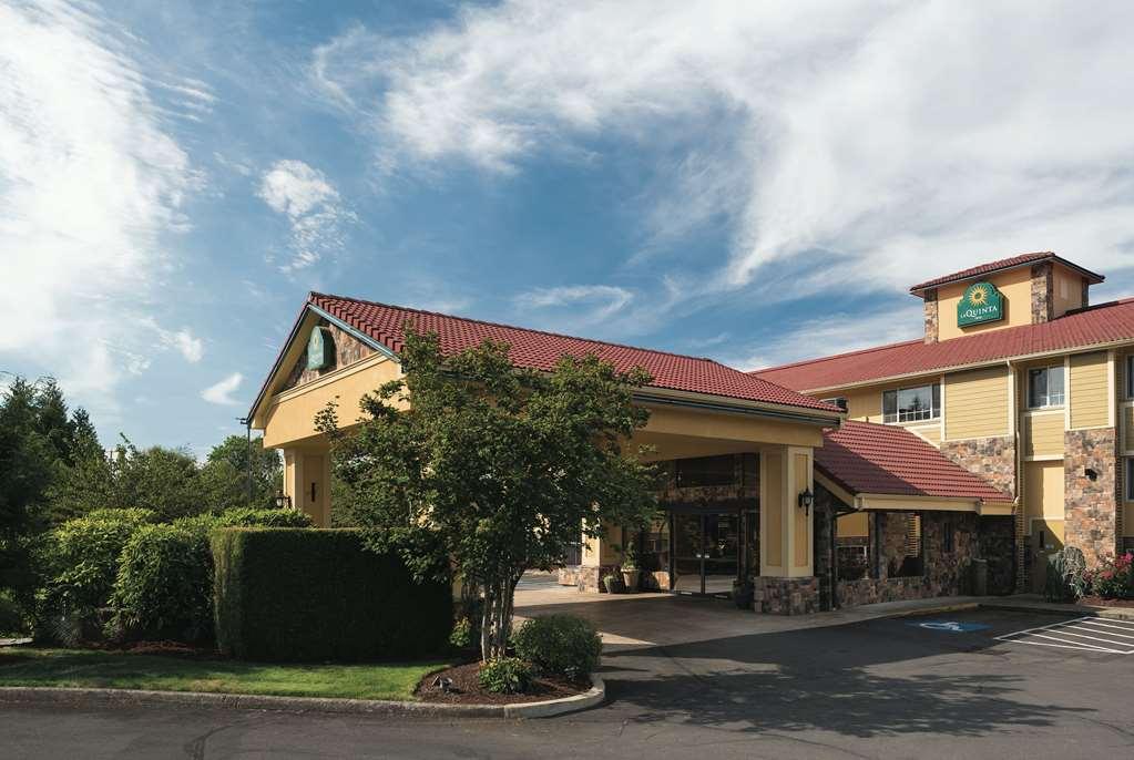 ווילסונוויל Best Western Plus Parkway Inn מראה חיצוני תמונה