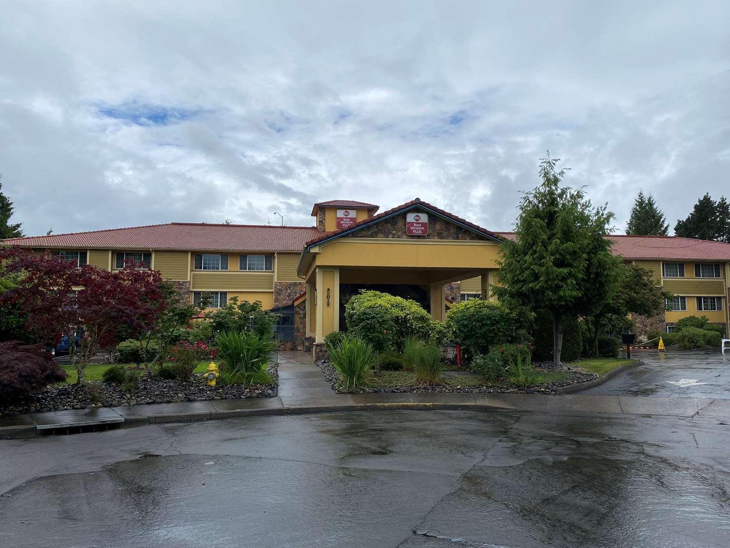 ווילסונוויל Best Western Plus Parkway Inn מראה חיצוני תמונה