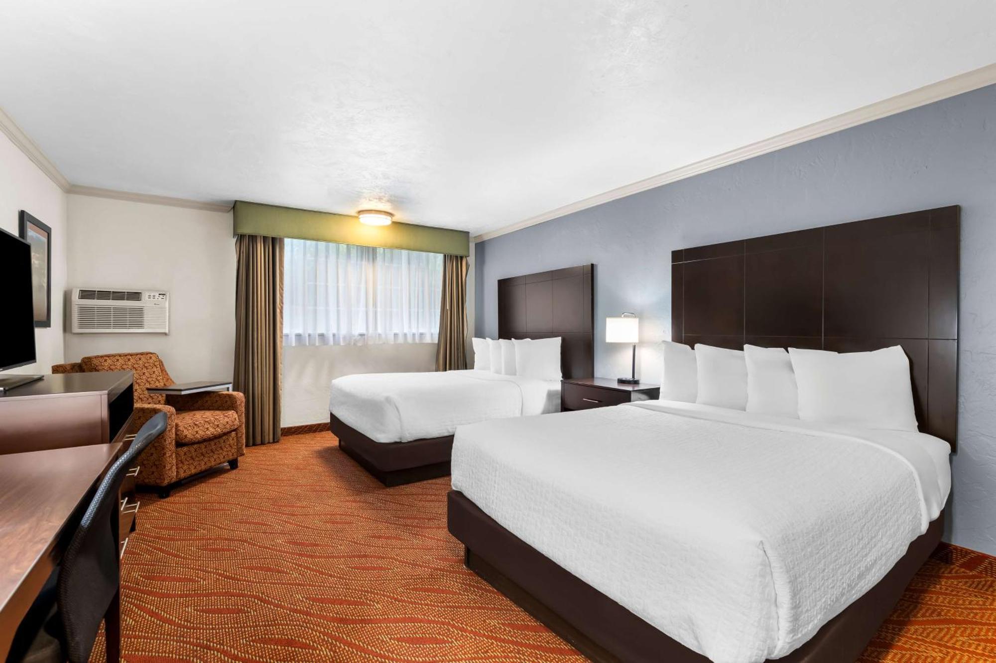 ווילסונוויל Best Western Plus Parkway Inn מראה חיצוני תמונה