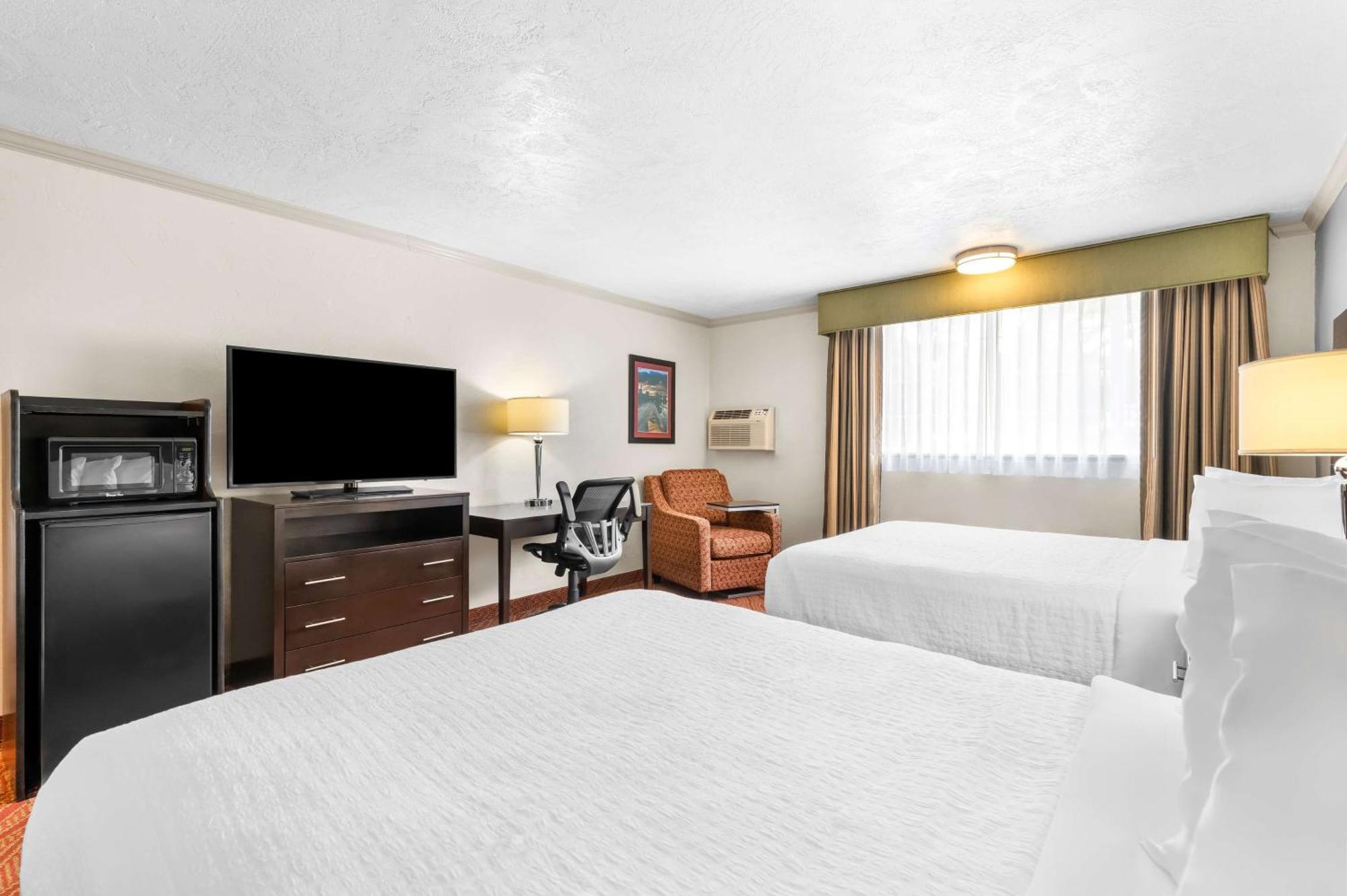 ווילסונוויל Best Western Plus Parkway Inn מראה חיצוני תמונה