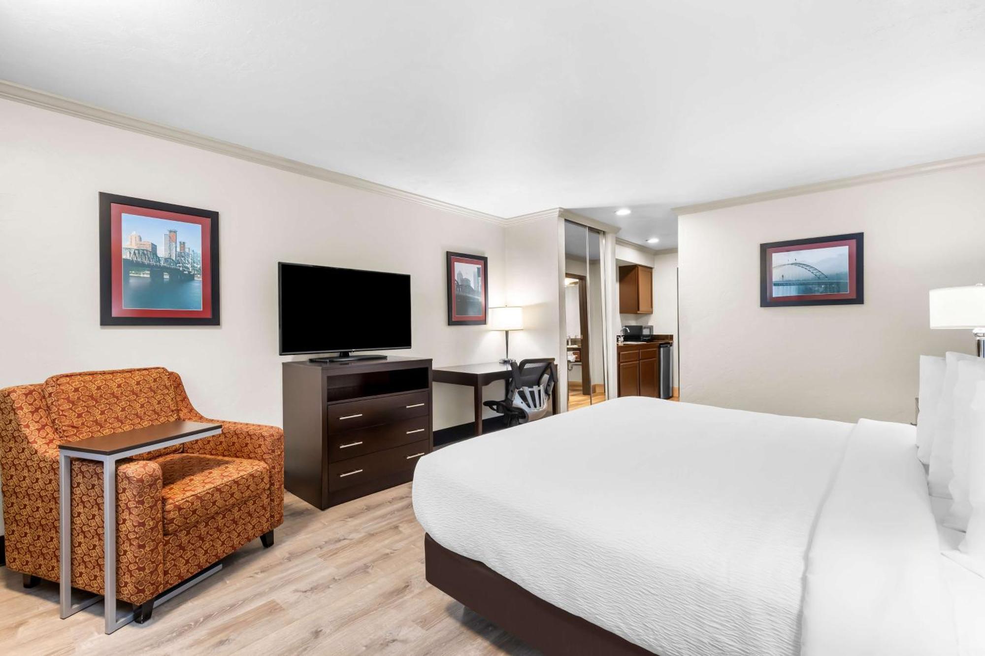 ווילסונוויל Best Western Plus Parkway Inn מראה חיצוני תמונה