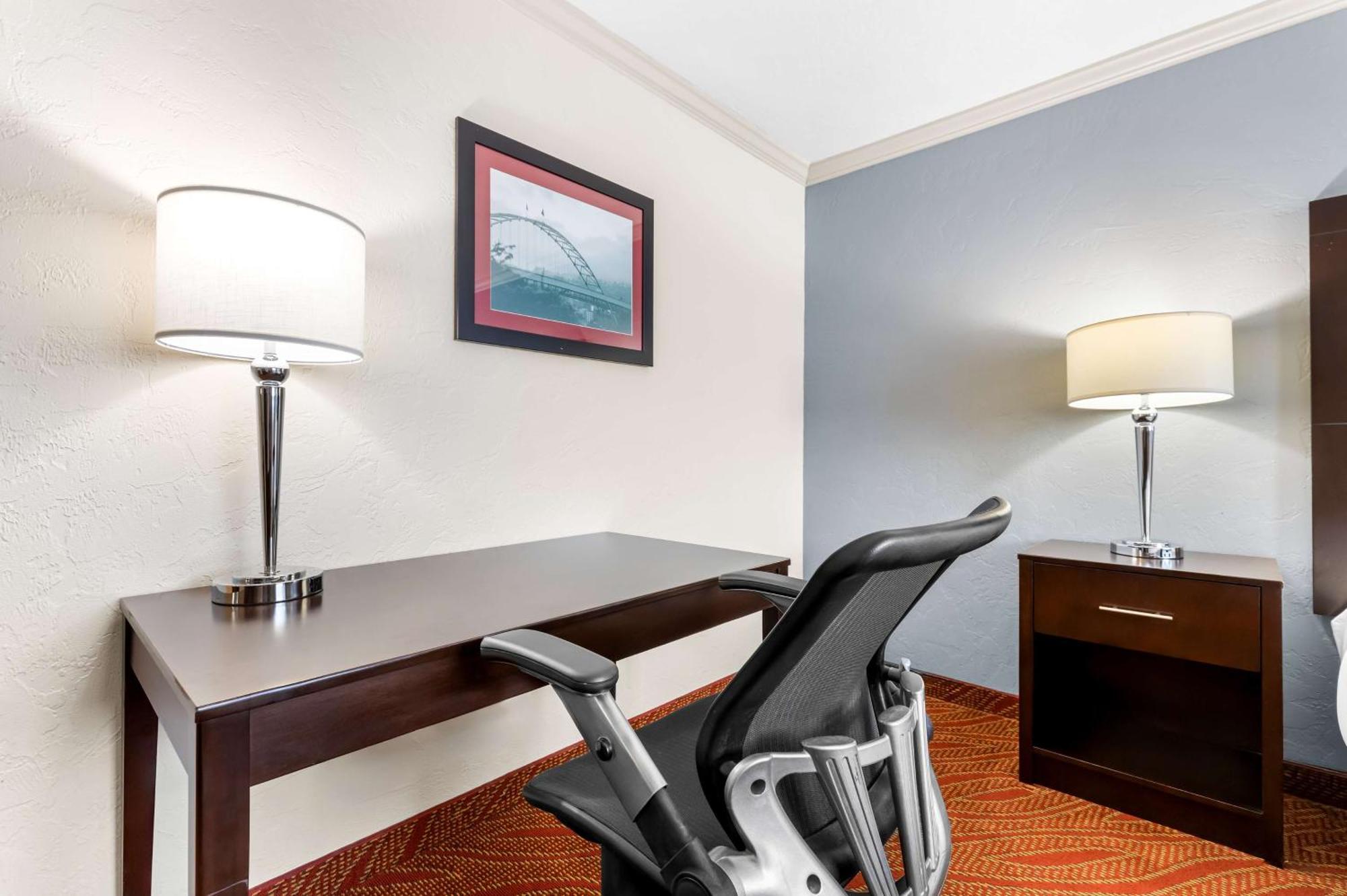 ווילסונוויל Best Western Plus Parkway Inn מראה חיצוני תמונה